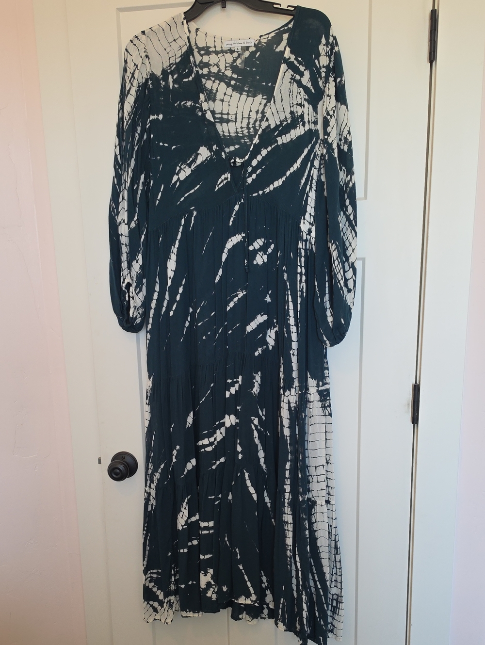 Young Fabulous & Broke Teal and White Tie-Dye Pleated Maxi Dress